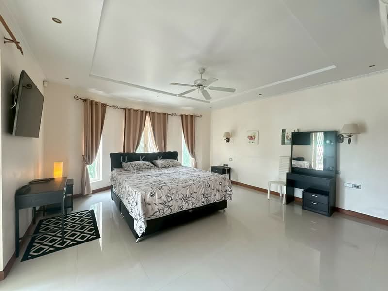 Foxlea Villa, Chon Buri (Pattaya), Nong Pla Lai, Bang Lamung (Pattaya), Chon Buri (Pattaya), 4 Bedrooms, 800 sqm, Villa For Rent, by Pukkawadee Thapmathi, 500195676 - DDproperty.com