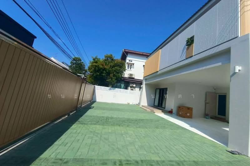 ขาย/เช่า บ้านเดี่ยว เนื้อที่ 68 ตร.ว. ซอยรัชดานิเวศน์ 14 (แยกเหม่งจ๋าย), กรุงเทพ, สามเสนนอก, ห้วยขวาง, กรุงเทพ, 270 ตร.ม., บ้านเดี่ยว ขาย, โดย ชนะชาติ นนท์ตา, 500195682 - DDproperty.com