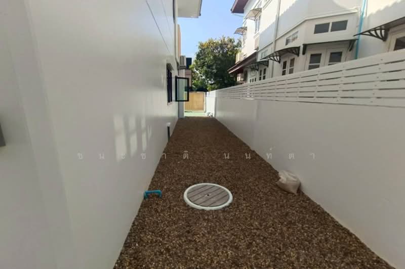 ขาย/เช่า บ้านเดี่ยว เนื้อที่ 68 ตร.ว. ซอยรัชดานิเวศน์ 14 (แยกเหม่งจ๋าย), Bangkok, Samsen Nok, Huai Khwang, Bangkok, 4 Bedrooms, 270 sqm, Single Detached House For Sale, by ชนะชาติ นนท์ตา, 500195682 - DDproperty.com