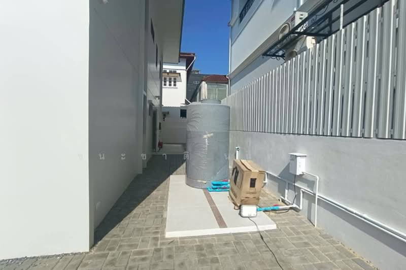 ขาย/เช่า บ้านเดี่ยว เนื้อที่ 68 ตร.ว. ซอยรัชดานิเวศน์ 14 (แยกเหม่งจ๋าย), กรุงเทพ, สามเสนนอก, ห้วยขวาง, กรุงเทพ, 270 ตร.ม., บ้านเดี่ยว ขาย, โดย ชนะชาติ นนท์ตา, 500195682 - DDproperty.com