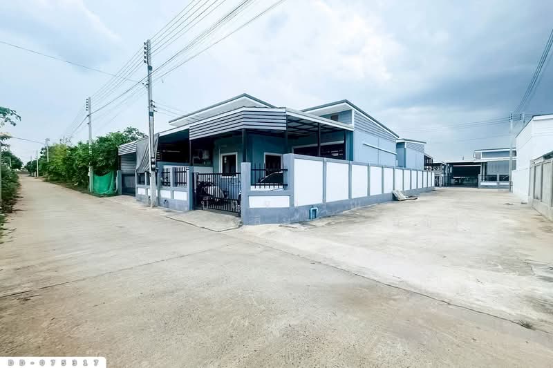 DD-075317 Detached House, Nong Ta Khong, Nakhon Ratchasima, near Suranaree Industrial Estate, Nakhon Ratchasima, Nong Bua Sala, Muang Nakhon Ratchasima, Nakhon Ratchasima, 2 Bedrooms, 90 sqm, Single Detached House For Sale, by Benchawarin Pakkawetppisit, 500195714 - DDproperty.com