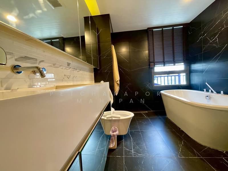 Siamese Exclusive Sukhumvit 31, Bangkok, 75 Soi Sukhumvit 31, Khlong Tan Nua, Watthana, Bangkok, 3 Bedrooms, 180 sqm, Condo For Rent, by Petcharaporn Mahipan, 500195743 - DDproperty.com