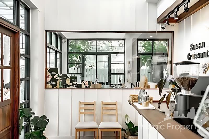 Commercial Building For Rent on Sukhumvit 63 Road, Bangkok, Khlong Tan Nua, Watthana, Bangkok, , 200 sqm, Shophouse For Rent, by Magic Property, 500195757 - DDproperty.com