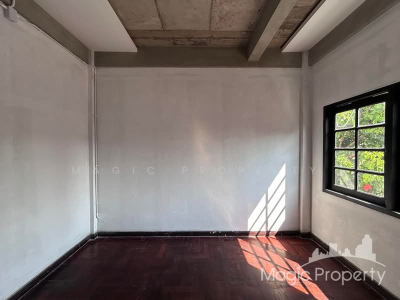 Commercial Building For Rent in Soi Sukhumvit 39, Bangkok, Khlong Tan Nua, Watthana, Bangkok, , 260 sqm, Shophouse For Rent, by Magic Property, 500195785 - DDproperty.com