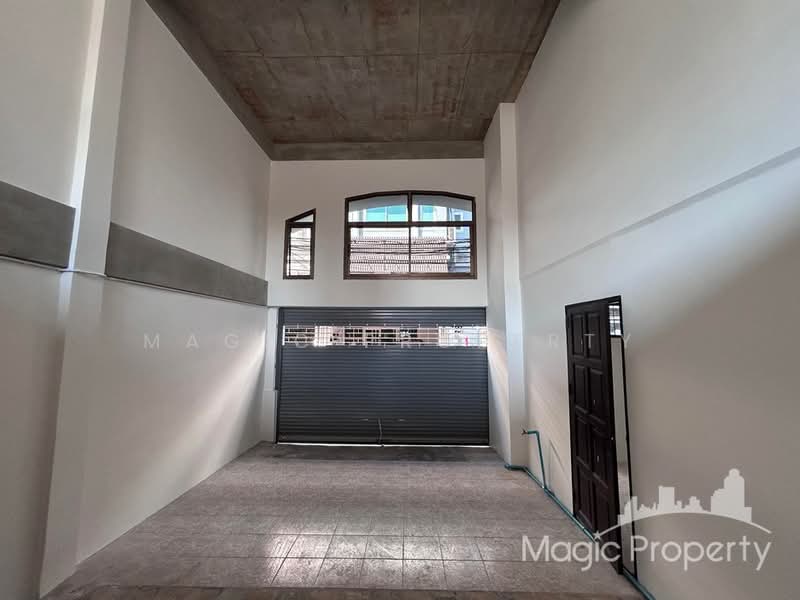 Commercial Building For Rent in Soi Sukhumvit 39, Bangkok, Khlong Tan Nua, Watthana, Bangkok, , 260 sqm, Shophouse For Rent, by Magic Property, 500195785 - DDproperty.com