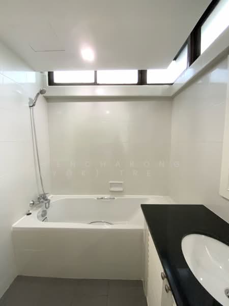 Supalai Place Sukhumvit 39, Bangkok, 175-179 Soi Sukhumvit 39 Sukhumvit Road, Khlong Tan Nua, Watthana, Bangkok, 1 Bedroom, 50 sqm, Condo For Rent, by Bencharong (Yok) Treerat-a-na-wat, 500195821 - DDproperty.com