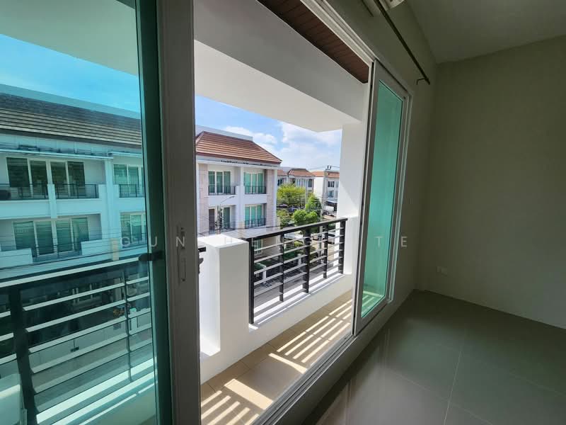 Baan Klang Muang S-Sense Rama 9-Ladprao, Bangkok, Soi Ladprao 84, Ladprao Road, Wang Thonglang, Wang Thonglang, Bangkok, 3 Bedrooms, 204 sqm, Townhouse For Rent, by Gun Henglite , 500195848 - DDproperty.com