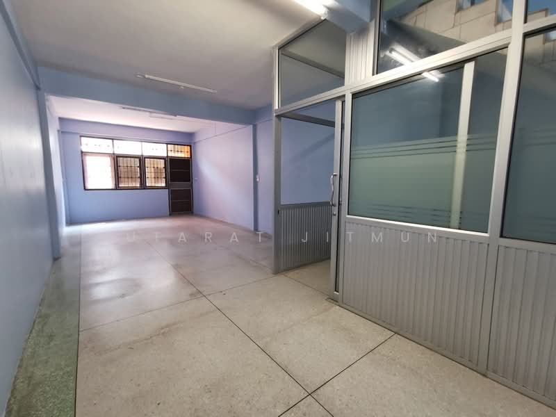 อาคารพาณิชย์ ซอยจรัญสนิทวงศ์ 37, Bangkok, Bang Khun Sri, Bangkok Noi, Bangkok, , 400 sqm, Shophouse For Sale, by Jutarat Jitmun, 500195898 - DDproperty.com
