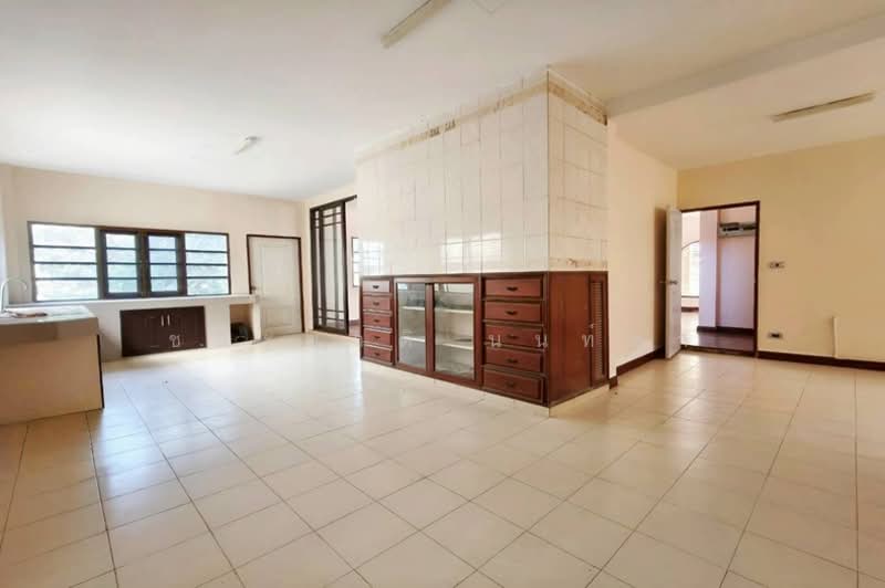 หมู่บ้านตะวันนา พหลโยธิน 41 (TAWANA), Bangkok, Lat Yao, Chatuchak, Bangkok, 5 Bedrooms, 246 sqm, Single Detached House For Sale, by ชนะชาติ นนท์ตา, 500195904 - DDproperty.com