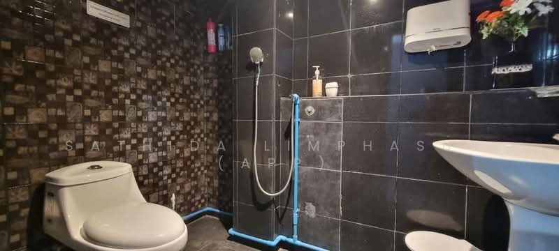 Prime Commercial Townhouse for Sale Thappraya Road, Chon Buri (Pattaya), Nong Pru, Bang Lamung (Pattaya), Chon Buri (Pattaya), 2 Bedrooms, 184 sqm, Townhouse For Sale, by Sathida Limphasut (App), 500195927 - DDproperty.com