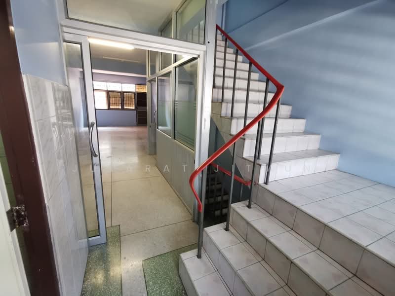 อาคารพาณิชย์ ซอยจรัญสนิทวงศ์ 37, Bangkok, Bang Khun Sri, Bangkok Noi, Bangkok, , 400 sqm, Shophouse For Rent, by Jutarat Jitmun, 500195934 - DDproperty.com