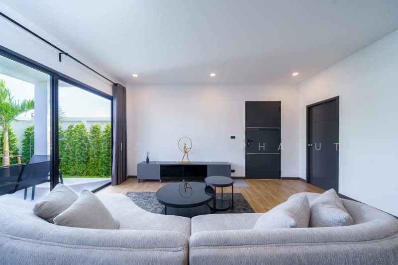 Modern Pool Villa Near Mabprachan, Chon Buri (Pattaya), Nong Pru, Bang Lamung (Pattaya), Chon Buri (Pattaya), 4 Bedrooms, 208 sqm, Villa For Sale, by Sathida Limphasut (App), 500195952 - DDproperty.com