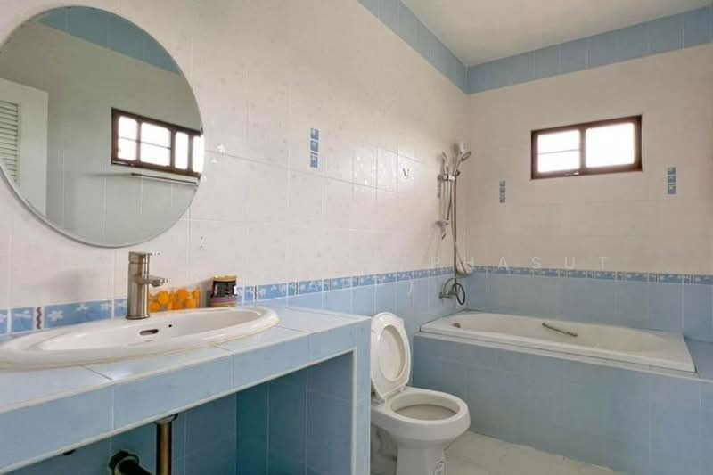 Royal View Village, Chon Buri (Pattaya), Soi Royal View Village, Nong Pru, Bang Lamung (Pattaya), Chon Buri (Pattaya), 4 Bedrooms, 220 sqm, Single Detached House For Sale, by Sathida Limphasut (App), 500196020 - DDproperty.com