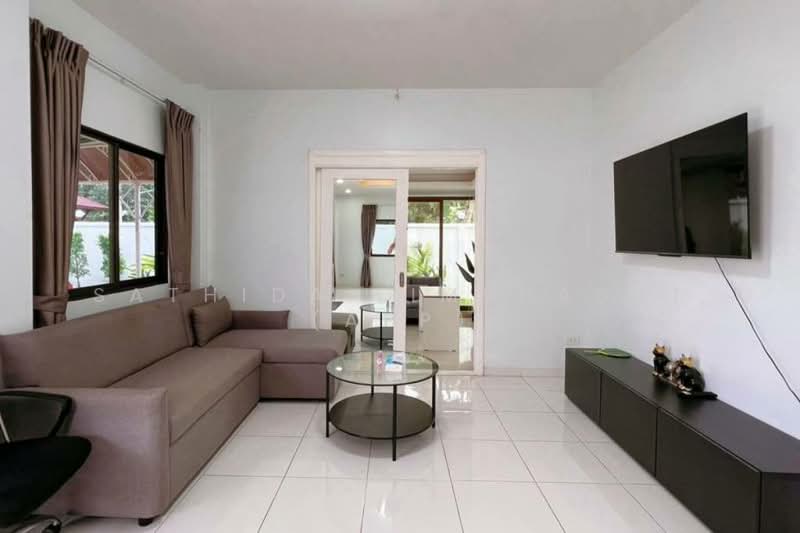 Royal View Village, Chon Buri (Pattaya), Soi Royal View Village, Nong Pru, Bang Lamung (Pattaya), Chon Buri (Pattaya), 4 Bedrooms, 220 sqm, Single Detached House For Sale, by Sathida Limphasut (App), 500196020 - DDproperty.com