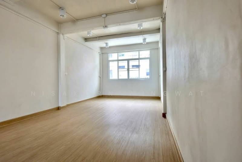 4-BR Townhouse, Bangkok, Yan Nawa, Sathon, Bangkok, 4 Bedrooms, 180 sqm, Townhouse For Rent, by Nisakorn Wingwat, 500196058 - DDproperty.com