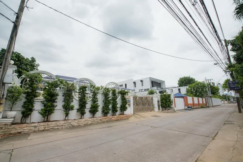 Luxury Mansion in the Rama 9 Area, Bangkok, Hua Mak, Bang Kapi, Bangkok, 4 Bedrooms, 2,000 sqm, Single Detached House For Sale, by Shori Asset Group Co., Ltd., 500196096 - DDproperty.com