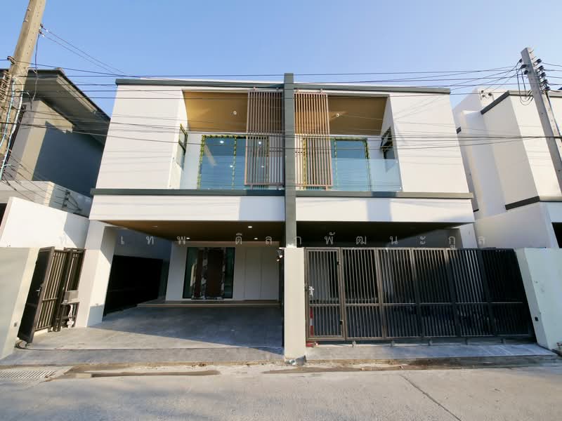 For Sale - บ้านแฝด 2 ชั้น สร้างใหม่ ซ.เฉลิมพระเกียรติ 6, Bangkok