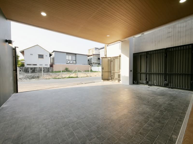 For Sale - บ้านแฝด 2 ชั้น สร้างใหม่ ซ.เฉลิมพระเกียรติ 6, Bangkok