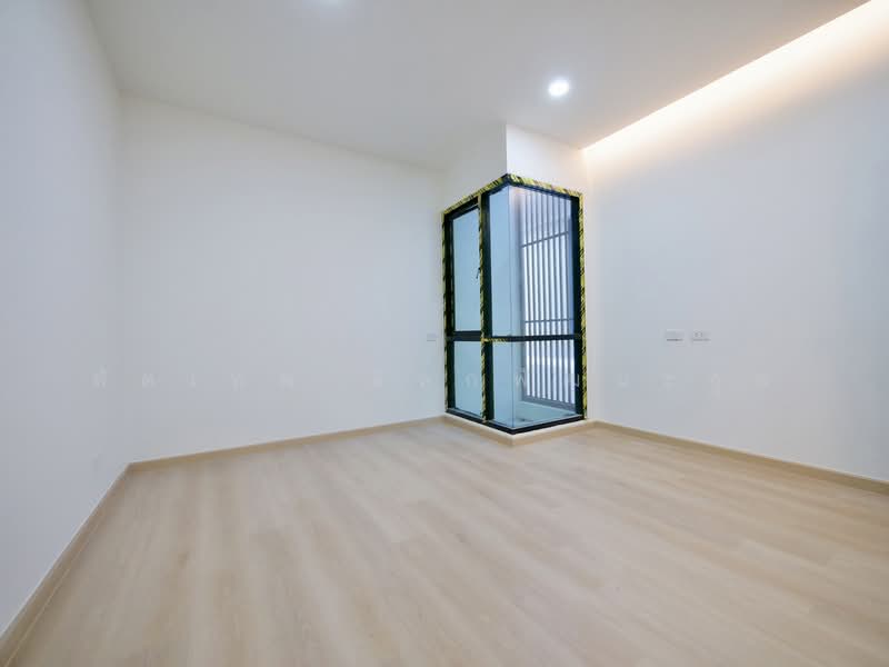 For Sale - บ้านแฝด 2 ชั้น สร้างใหม่ ซ.เฉลิมพระเกียรติ 6, Bangkok