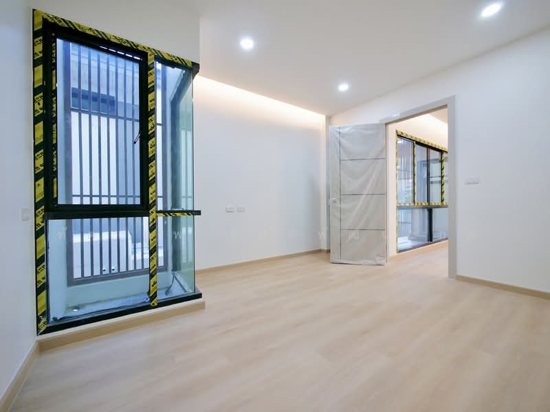 For Sale - บ้านแฝด 2 ชั้น สร้างใหม่ ซ.เฉลิมพระเกียรติ 6, Bangkok