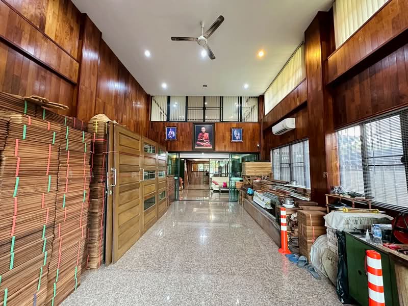 ขาย - อาคารพาณิชย์ ถนนสวนผัก, กรุงเทพ