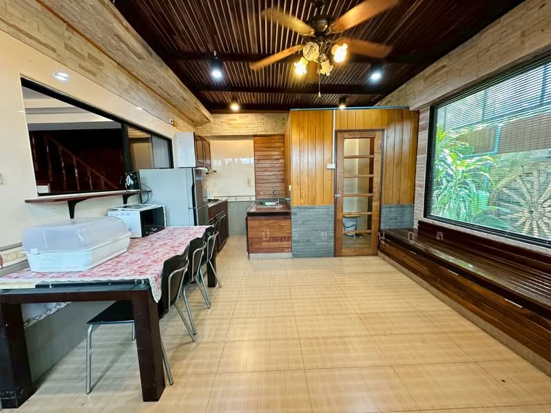 ขาย - อาคารพาณิชย์ ถนนสวนผัก, กรุงเทพ