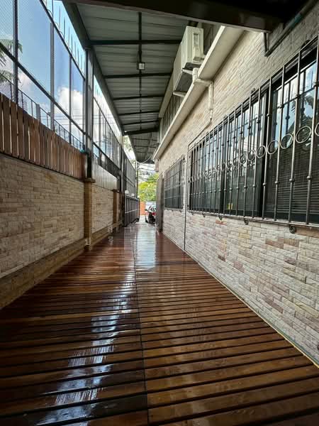 ขาย - อาคารพาณิชย์ ถนนสวนผัก, กรุงเทพ