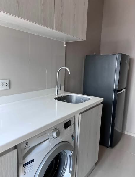 Life Asoke, Bangkok, Asoke-Dindang Road, Bang Kapi, Huai Khwang, Bangkok, 1 Bedroom, 29 sqm, Condo For Rent, by Savita Pothong, 500196194 - DDproperty.com