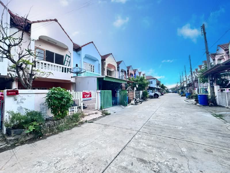 หมู่บ้านบัวแก้ว พานทอง, ปทุมธานี, บ้านปทุม, สามโคก, ปทุมธานี, 120 ตร.ม., ทาวน์เฮ้าส์ ขาย, โดย The Best Property รัตน์, 500196196 - DDproperty.com