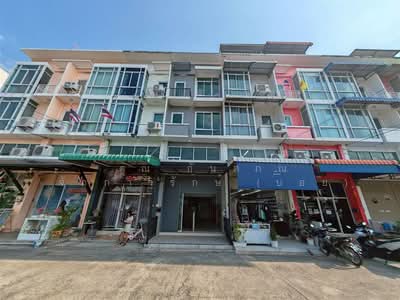 ขาย - อาคารพาณิชย์ 3.5 ชั้น 16 ตร.ว. หมู่บ้านบุษรา เพชรเกษม81, กรุงเทพ