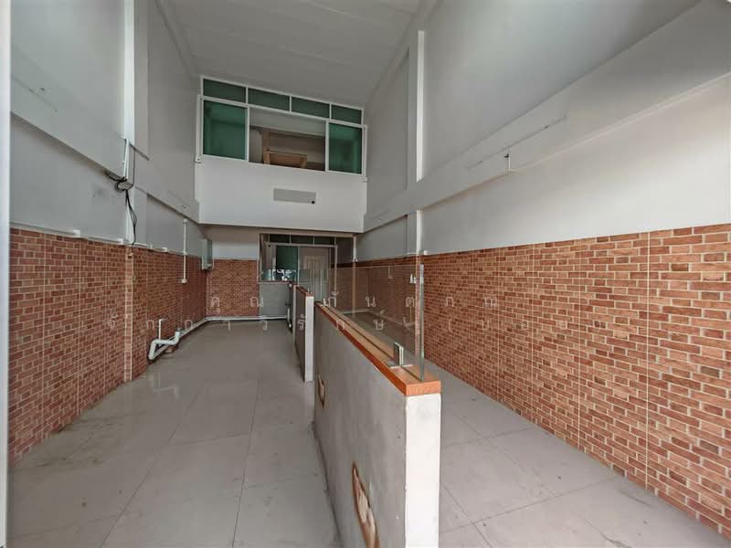 ขาย - อาคารพาณิชย์ 3.5 ชั้น 16 ตร.ว. หมู่บ้านบุษรา เพชรเกษม81, กรุงเทพ