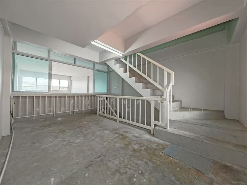 ขาย - อาคารพาณิชย์ 3.5 ชั้น 16 ตร.ว. หมู่บ้านบุษรา เพชรเกษม81, กรุงเทพ