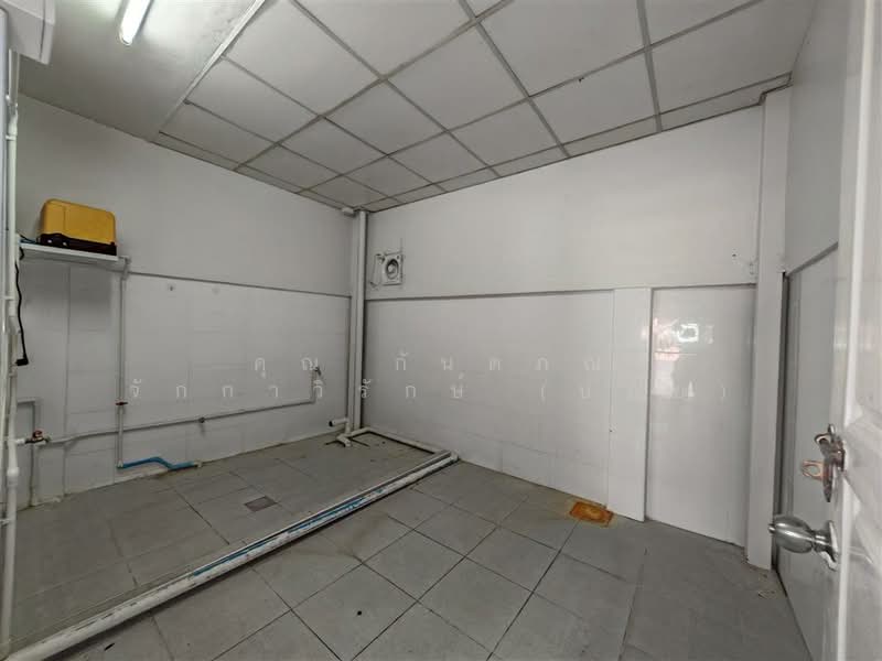 ขาย - อาคารพาณิชย์ 3.5 ชั้น 16 ตร.ว. หมู่บ้านบุษรา เพชรเกษม81, กรุงเทพ