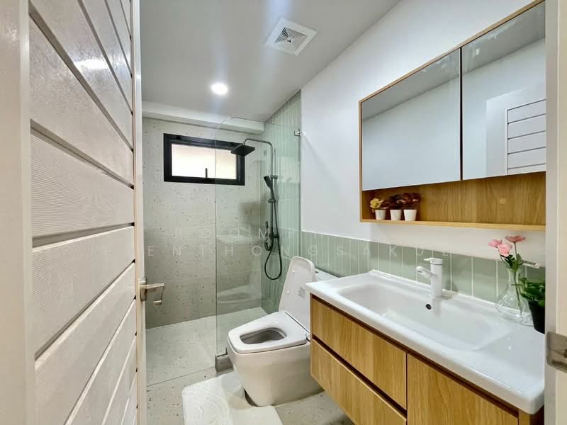 3-BR House, Bangkok, Prawet, Prawet, Bangkok, 3 Bedrooms, 300 sqm, Single Detached House For Sale, by Poomphat Tienthongsakul, 500196238 - DDproperty.com