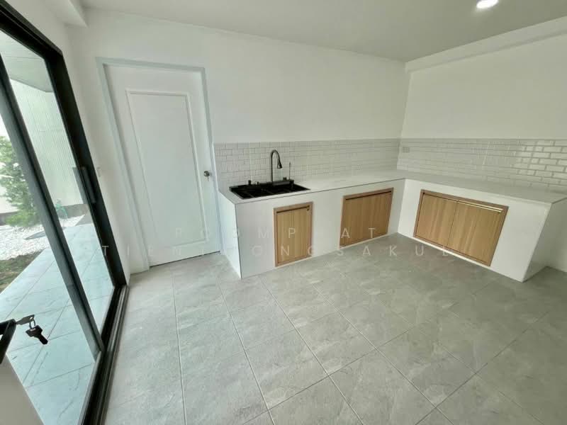 บ้าน 3-ห้องนอน, กรุงเทพ, ประเวศ, ประเวศ, กรุงเทพ, 300 ตร.ม., บ้านเดี่ยว ขาย, โดย Poomphat Tienthongsakul, 500196238 - DDproperty.com