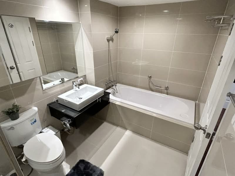 Belle Grand Rama 9, Bangkok, 131 Rama 9 Road, Huai Khwang, Huai Khwang, Bangkok, 3 Bedrooms, 100 sqm, Condo For Rent, by Aom Hatairat, 500196243 - DDproperty.com