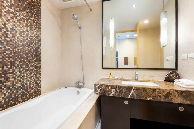 Admiral Premier Bangkok, Bangkok, Khlongtoei Nua, Watthana, Bangkok, 1 Bedroom, 65 sqm, Townhouse For Rent, by The Luxe Group, 500196291 - DDproperty.com