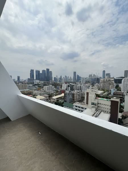 Omni Tower Sukhumvit Nana, Bangkok, 69 Sukhumvit 4 Alley, Khlong Toei, Khlong Toei, Bangkok, 2 Bedrooms, 105 sqm, Condo For Rent, by Chadthanee Debavalya, 500196388 - DDproperty.com