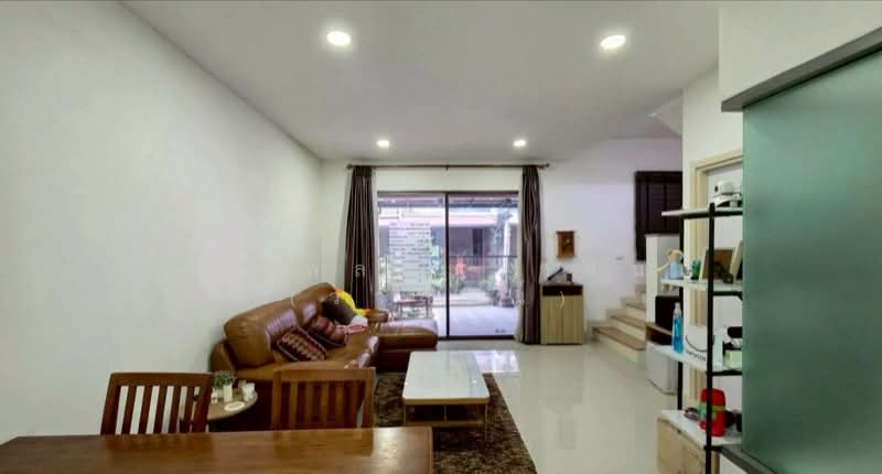 The Metro Rama 9 : เดอะ เมทโทร พระราม 9, กรุงเทพ, ซอย 3/2, ประเวศ, ประเวศ, กรุงเทพ, 130 ตร.ม., ทาวน์เฮ้าส์ ขาย, โดย คุณ พลอยวาลินน์ (วาลินน์), 500196544 - DDproperty.com