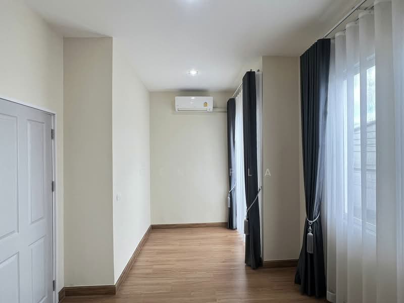 Golden Town Chalermprakiat - Suanluang, Bangkok, Soi Chaloem Phrakiat Rama 9 Soi 30 Yaek 14, Kanchanaphisek Road, Dok Mai, Prawet, Bangkok, 3 Bedrooms, 120 sqm, Townhouse For Rent, by Agent Pla, 500196548 - DDproperty.com