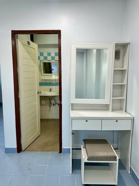 5-Story Commercial Building for Rent in Samrong, near the Green and Yellow BTS Lines (SPSAD3878), Samut Prakan, JHVV+PW8 Samrong Nuea, Mueang Samut Prakan District, Samut Prakan, Thepharak, Muang Samut Prakarn, Samut Prakan, , 365 sqm, Shophouse For Rent, by Agent Pla, 500196574 - DDproperty.com