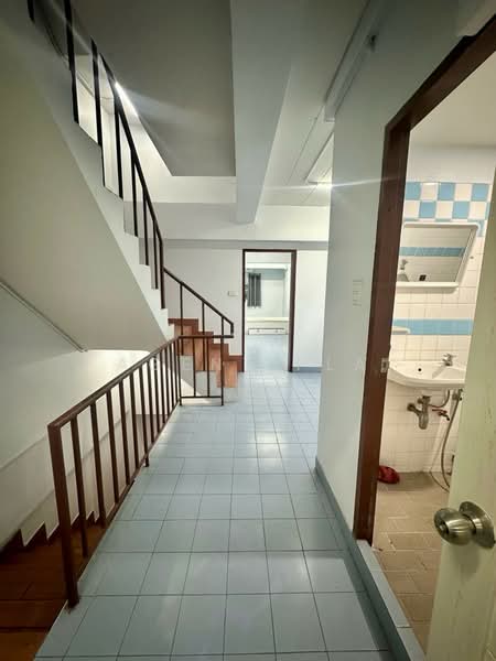 อาคารพาณิชย์ 5 ชั้น ให้เช่า สำโรง ใกล้รถไฟฟ้าสายสีเขียวและสีเหลือง (SPSAD3878), สมุทรปราการ, JHVV+PW8 Samrong Nuea, Mueang Samut Prakan District, Samut Prakan, เทพารักษ์, เมืองสมุทรปราการ, สมุทรปราการ, 365 ตร.ม., ตึกแถว-อาคารพาณิชย์ ให้เช่า, โดย Agent Pla, 500196574 - DDproperty.com