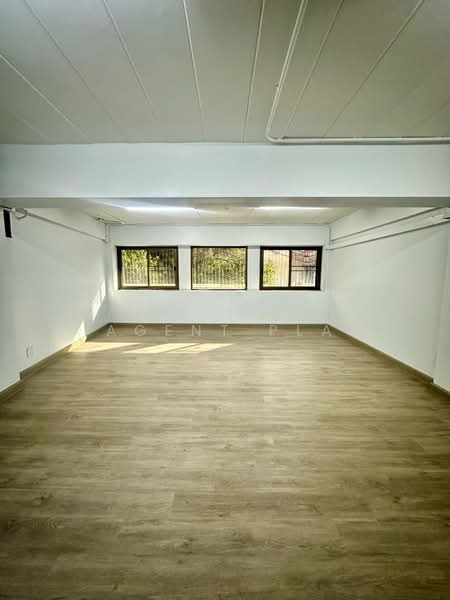 อาคารพาณิชย์ 5 ชั้น ให้เช่า สำโรง ใกล้รถไฟฟ้าสายสีเขียวและสีเหลือง (SPSAD3878), สมุทรปราการ, JHVV+PW8 Samrong Nuea, Mueang Samut Prakan District, Samut Prakan, เทพารักษ์, เมืองสมุทรปราการ, สมุทรปราการ, 365 ตร.ม., ตึกแถว-อาคารพาณิชย์ ให้เช่า, โดย Agent Pla, 500196574 - DDproperty.com