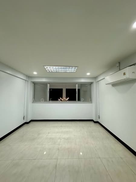 6-Story Commercial Building for Rent near Samrong BTS Station (SPSAD3880), Samut Prakan, JHVV+5PG Samrong Nuea, Mueang Samut Prakan District, Samut Prakan, Samrong Nua, Muang Samut Prakarn, Samut Prakan, , 365 sqm, Shophouse For Rent, by Agent Pla, 500196613 - DDproperty.com