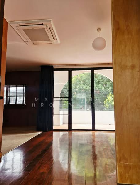 Baan Suan Charoenjai, Bangkok, Soi Ekkamai 12, Khlong Tan Nua, Watthana, Bangkok, 2 Bedrooms, 132 sqm, Townhouse For Sale, by Manapong Phromphitak, 500196617 - DDproperty.com