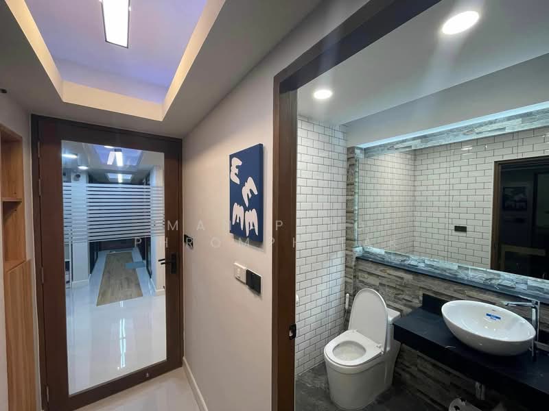 3-BR Townhouse, Bangkok, Hua Mak, Bang Kapi, Bangkok, 3 Bedrooms, 220 sqm, Townhouse For Sale, by Manapong Phromphitak, 500196627 - DDproperty.com