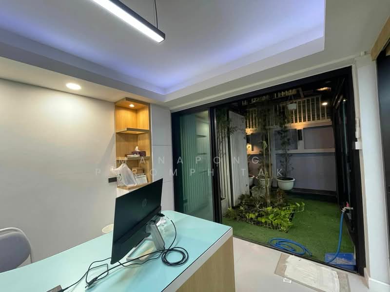 3-BR Townhouse, Bangkok, Hua Mak, Bang Kapi, Bangkok, 3 Bedrooms, 220 sqm, Townhouse For Sale, by Manapong Phromphitak, 500196627 - DDproperty.com