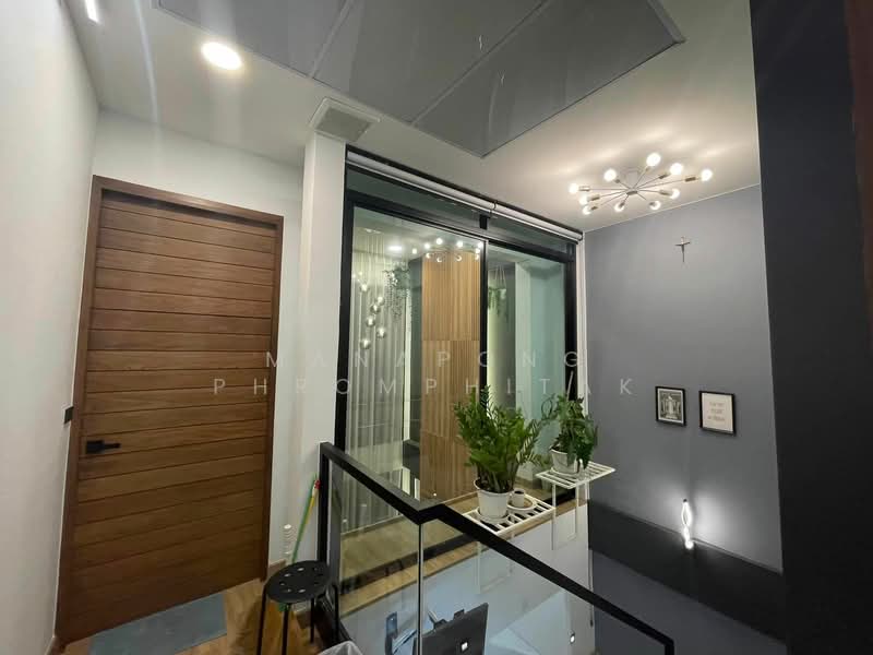 3-BR Townhouse, Bangkok, Hua Mak, Bang Kapi, Bangkok, 3 Bedrooms, 220 sqm, Townhouse For Sale, by Manapong Phromphitak, 500196627 - DDproperty.com