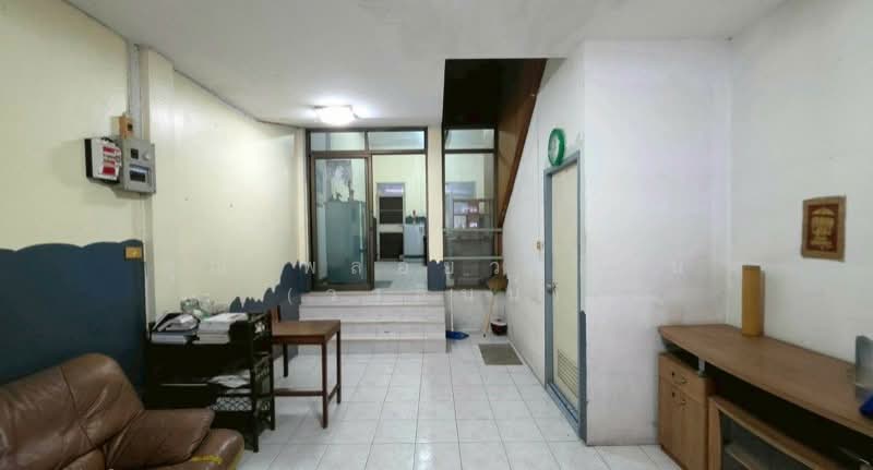 ทาวน์เฮ้าส์ 3 ชั้น สุขุมวิท 103 ซอยอุดมสุข 21 ราคาถูก ใกล้ BTS ปุณณวิถี, Bangkok, สุขุมวิท 103, Bang Na Nuea, Bang Na, Bangkok, 4 Bedrooms, 156 sqm, Townhouse For Sale, by คุณ พลอยวาลินน์ (วาลินน์), 500196652 - DDproperty.com