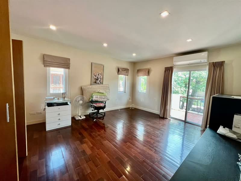 Grand Canal Prachachuen, Nonthaburi, Prachachuen Road, Bang Talat, Pak Kret, Nonthaburi, 4 Bedrooms, 300 sqm, Single Detached House For Sale, by คุณ วนิดา ศิริสุขชัยวุฒิ (ดา), 500196664 - DDproperty.com